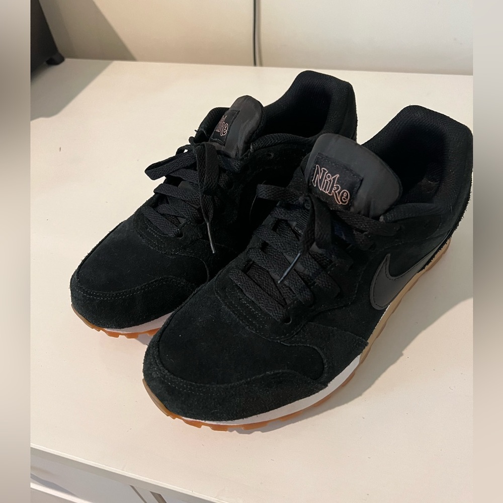 Nike tennis shoes